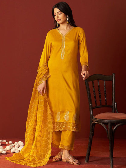 Dhiyona IE Women Floral Embroidered Kurta with Trousers & Dupatta