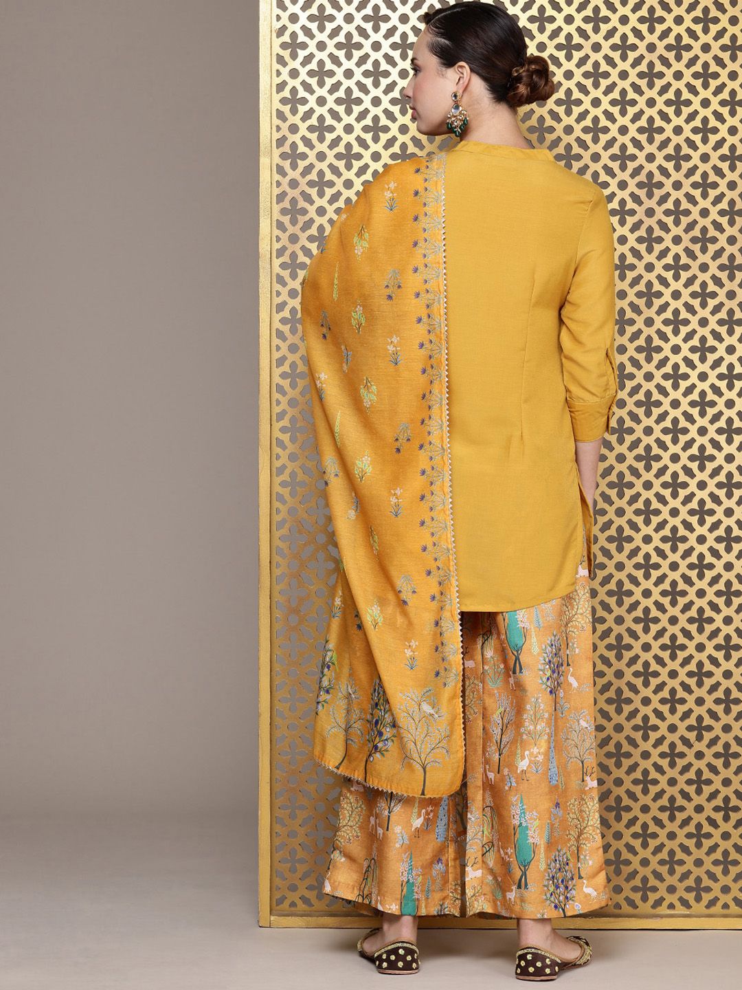 Dhiyona PD Women Women Floral Embroidered Regular Jashn Kurti With Palazzos & Dupatta