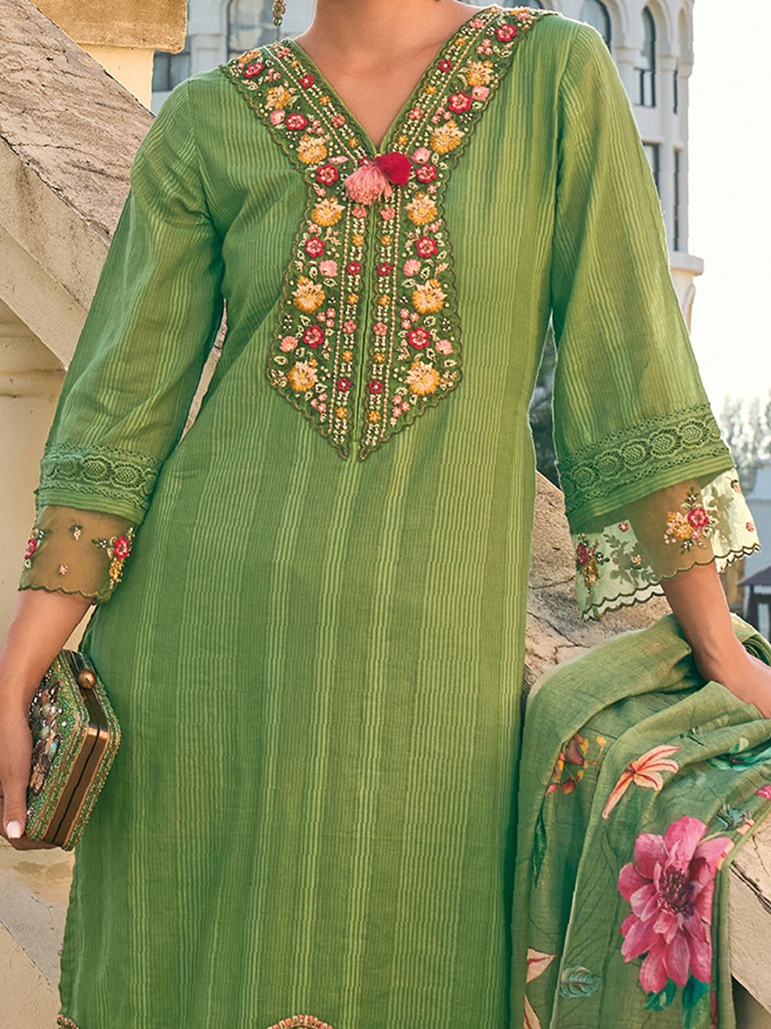 Dhiyona IE Floral Embroidered Thread Work Pure Cotton Kurta with Trousers & With Dupatta