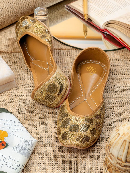 Dhiyona HOP Embellished Square Toe Majoris