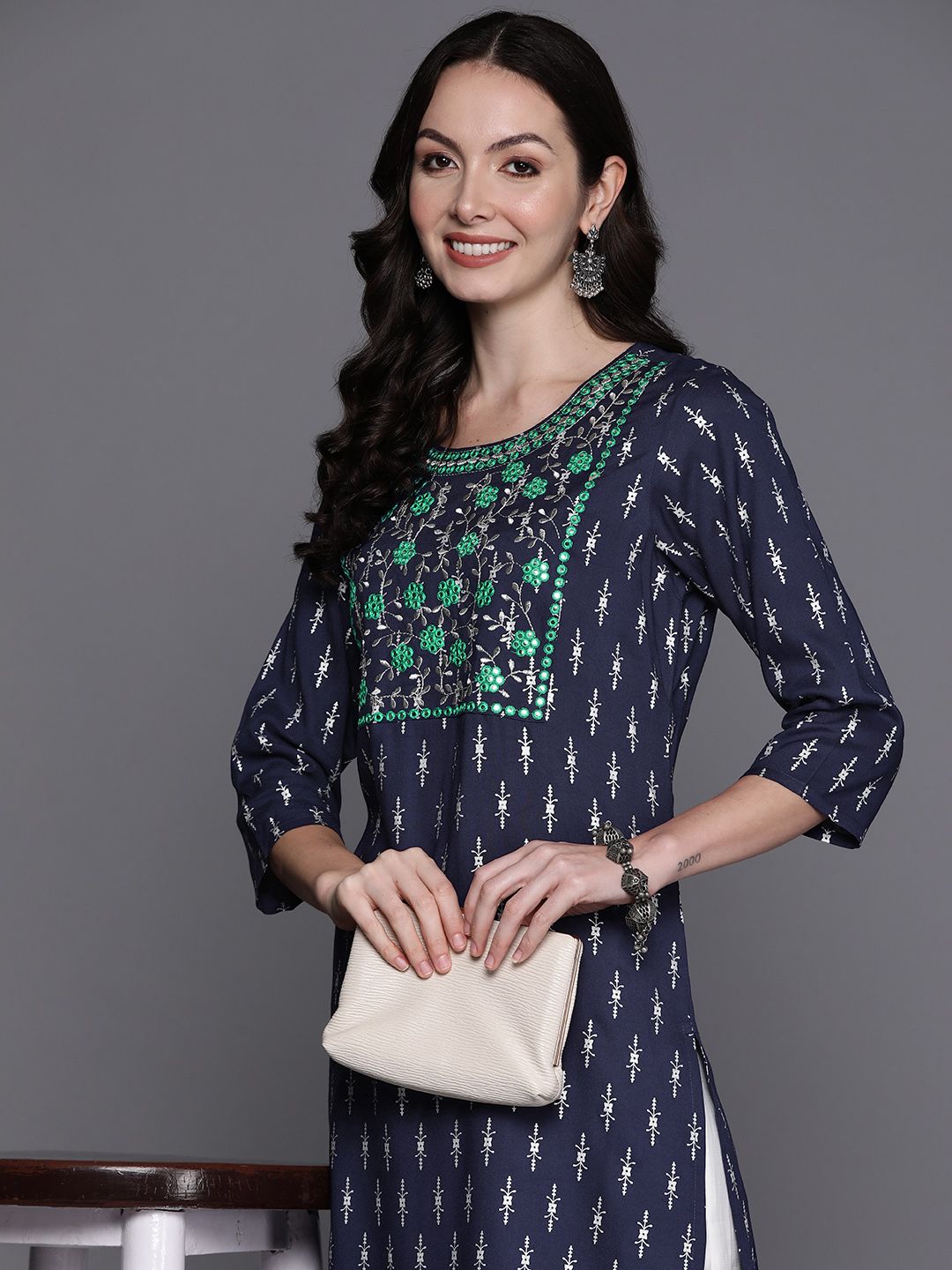 Dhiyona IE Ethnic Motifs Embroidered Mirror Work Kurta