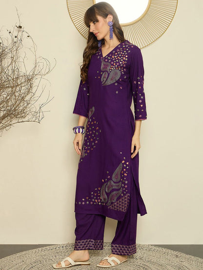 Dhiyona IE Women Embroidered V-Neck Top and Trousers Co-Ords