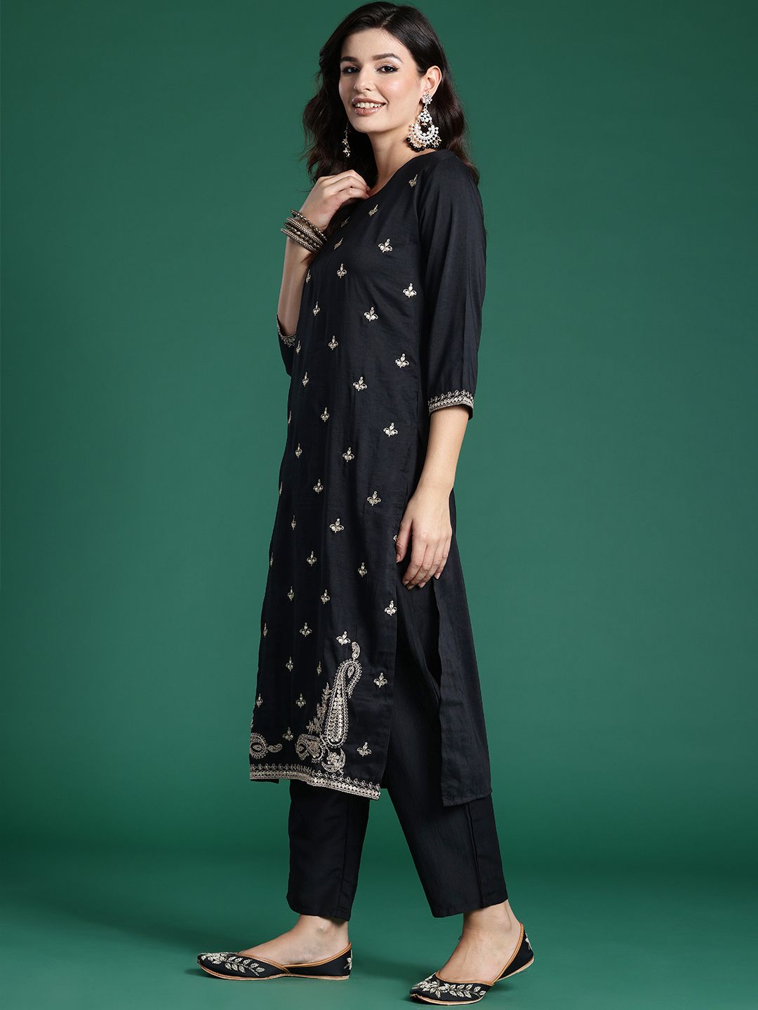 Dhiyona IE Ethnic Motifs Embroidered Sequinned Kurta With Trousers & Dupatta
