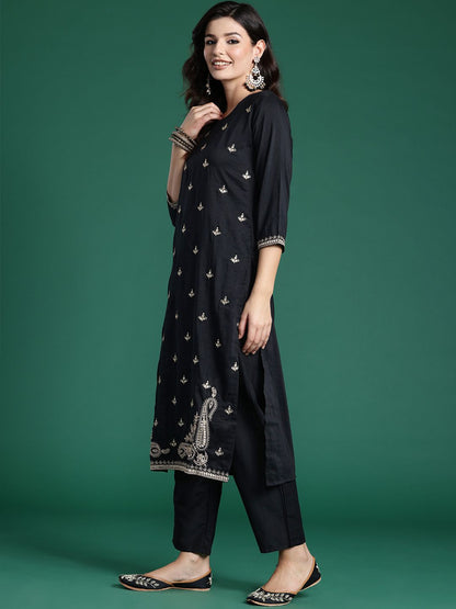 Dhiyona IE Ethnic Motifs Embroidered Sequinned Kurta With Trousers & Dupatta