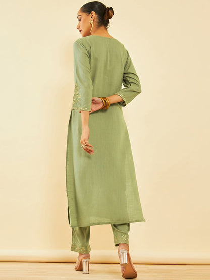 Dhiyona SO Women's Floral Embroidered Regular Sequinned Kurta With Trousers