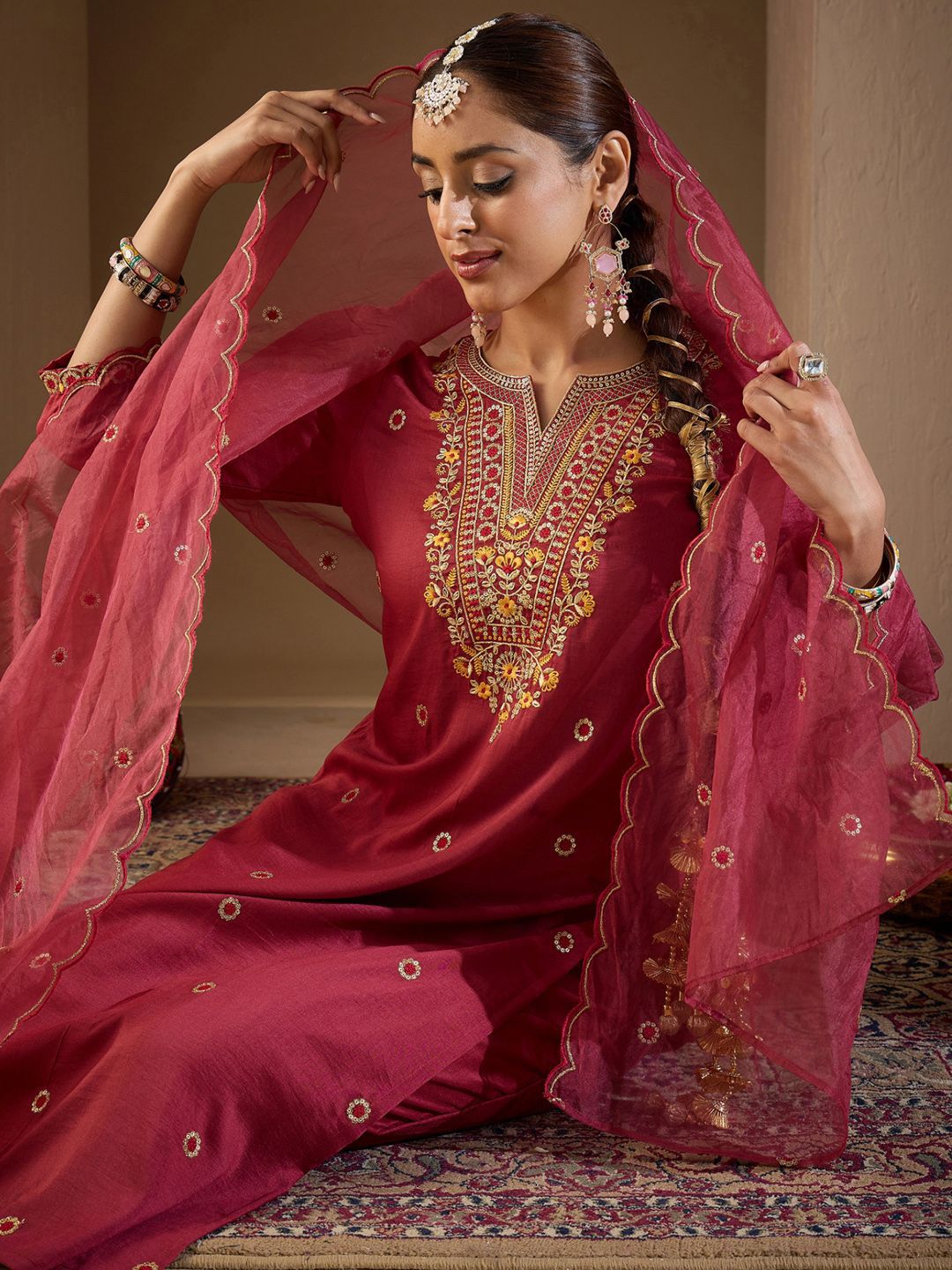 Women Floral Embroidered Regular Kurta with Trousers & With Dupatta