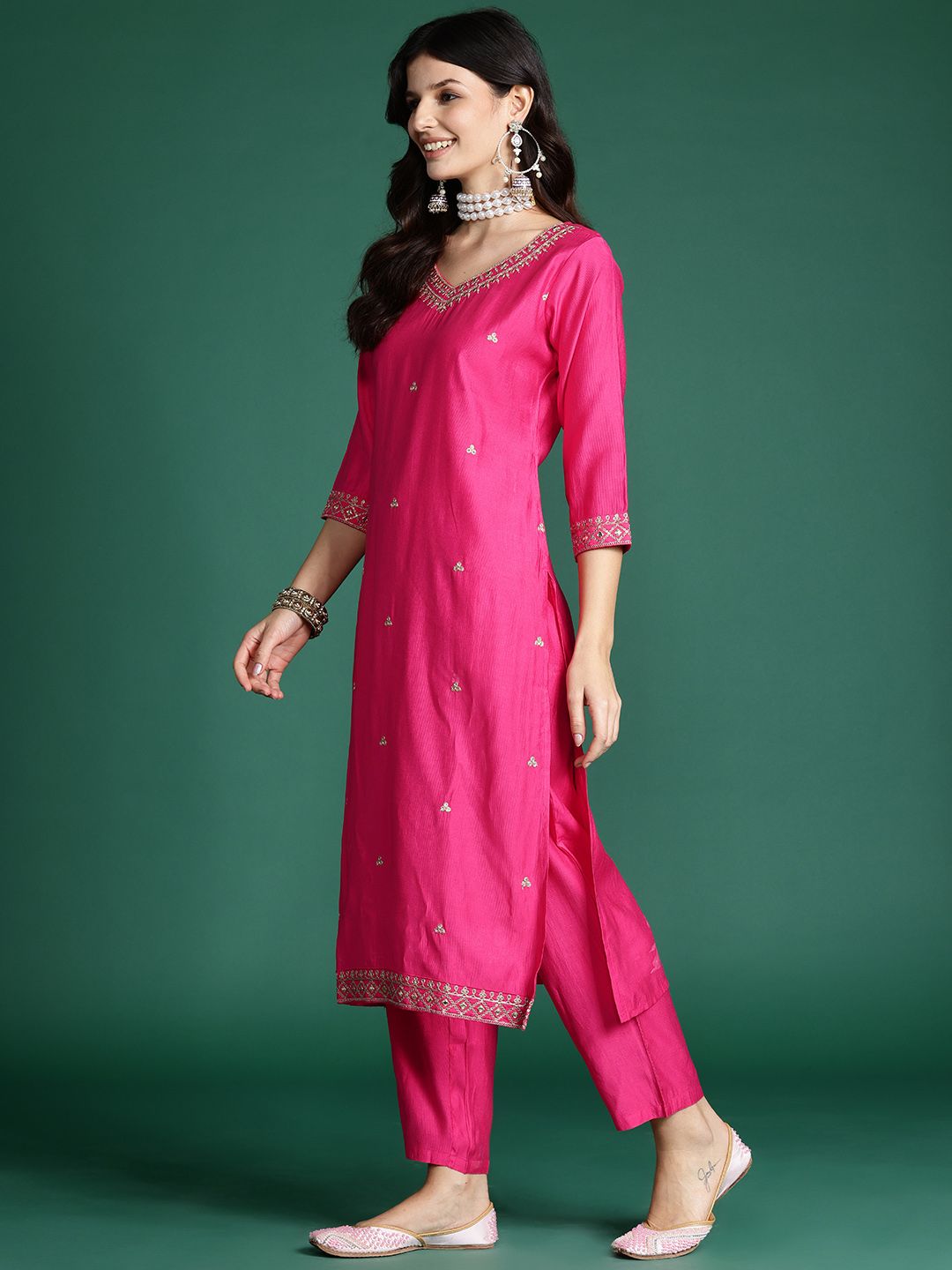 Dhiyona IE Embroidered Liva Kurta with Trousers & With Bandhani Print Dupatta
