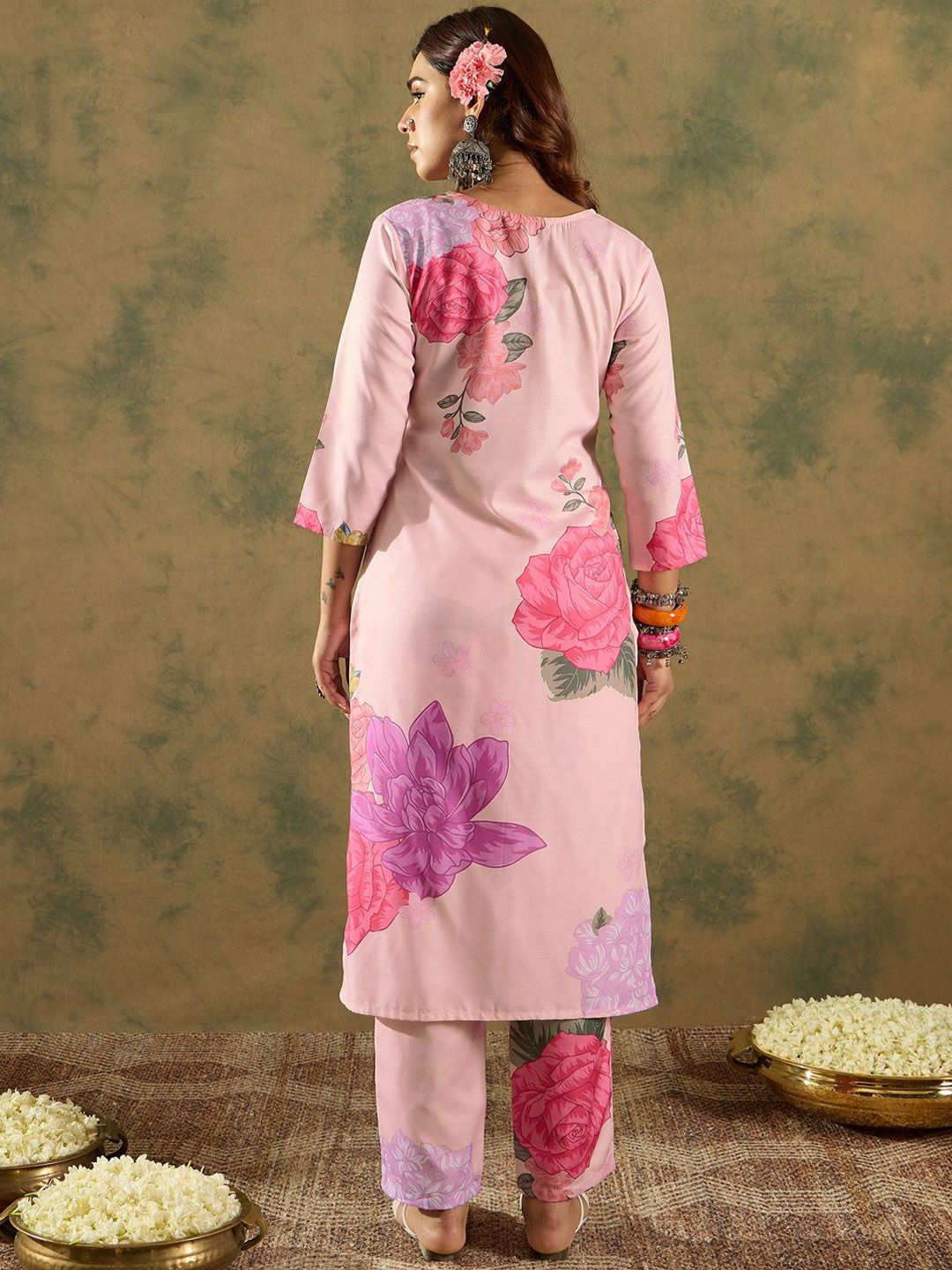 Dhiyona IE Floral Printed V-Neck Straight Kurta with Trousers