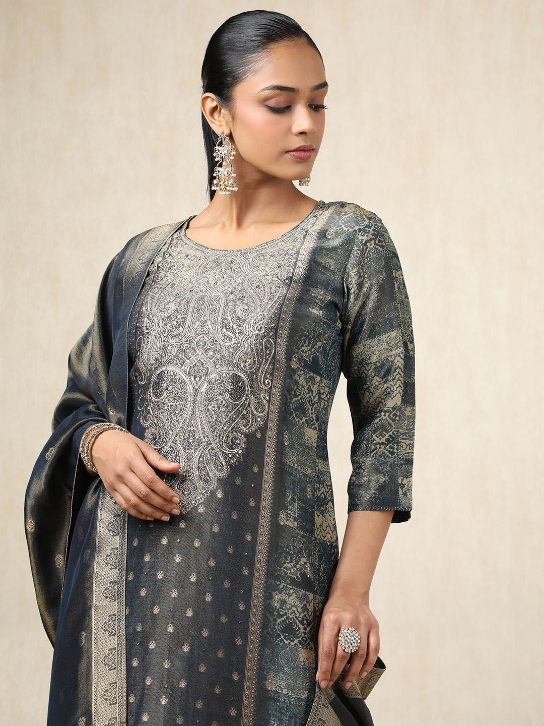Dhiyona SO Women's Women Regular Kurta with Trousers & With Dupatta