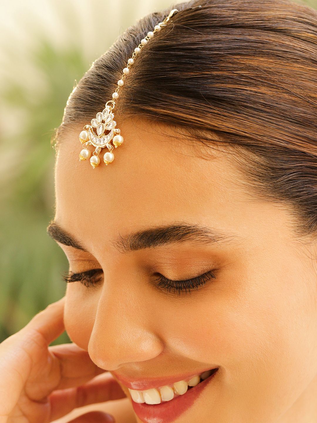 Dhiyona RJ Women's Off-White 24K Gold-Plated Kundan Studded & Beaded Handcrafted Maang Tikka