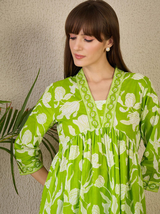 Dhiyona IE Women's Floral Printed Empire Pure Cotton Kurta with Trousers