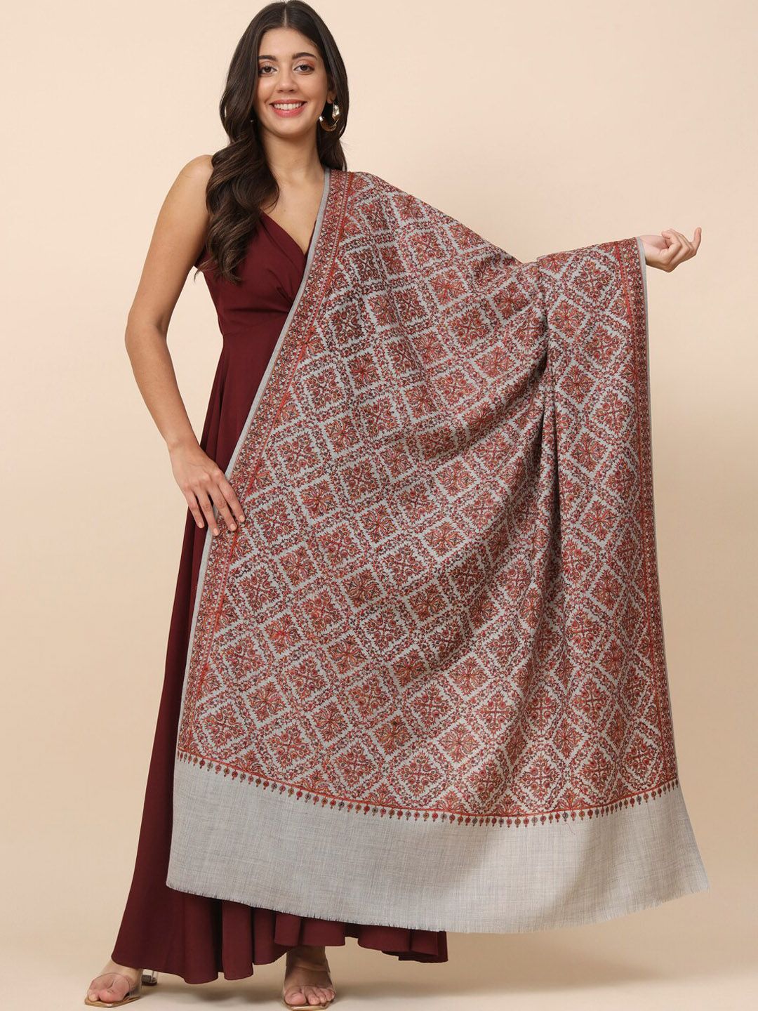 Dhiyona PA Floral Embroidered Pure Woolen Shawl