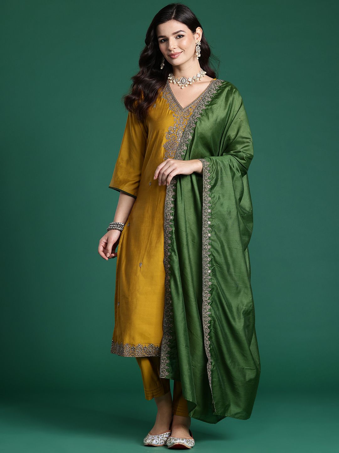 Ethnic Motifs Embroidered Sequinned Kurta With Trousers & Dupatta
