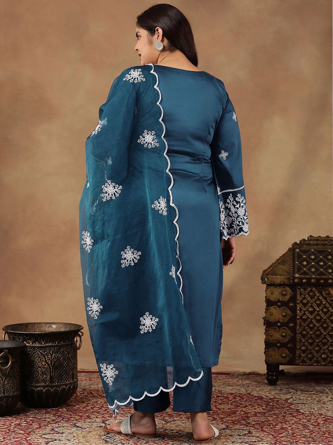 Dhiyona IN Floral Embroidered Regular Gotta Patti Straight Kurta With Trousers & Dupatta