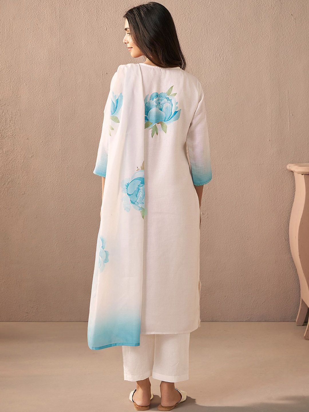 Floral Printed V-Neck Linen Straight Kurta With Trousers & Dupatta