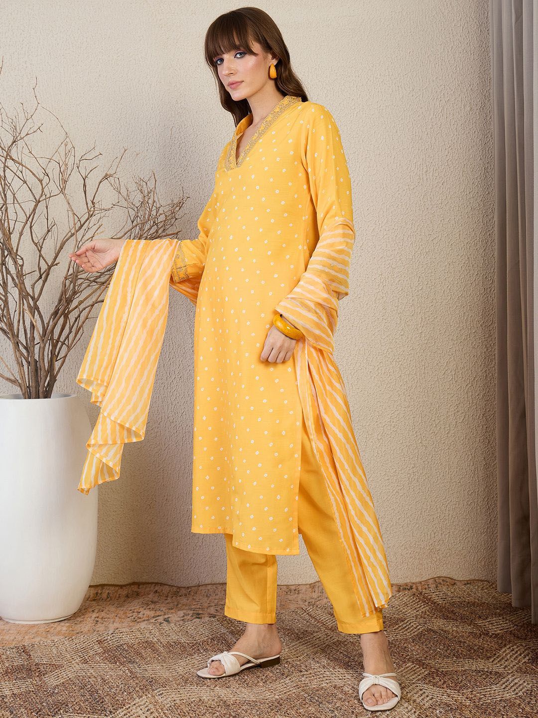 Dhiyona IE Bandhani Printed Straight Kurta With Trouser & Dupatta