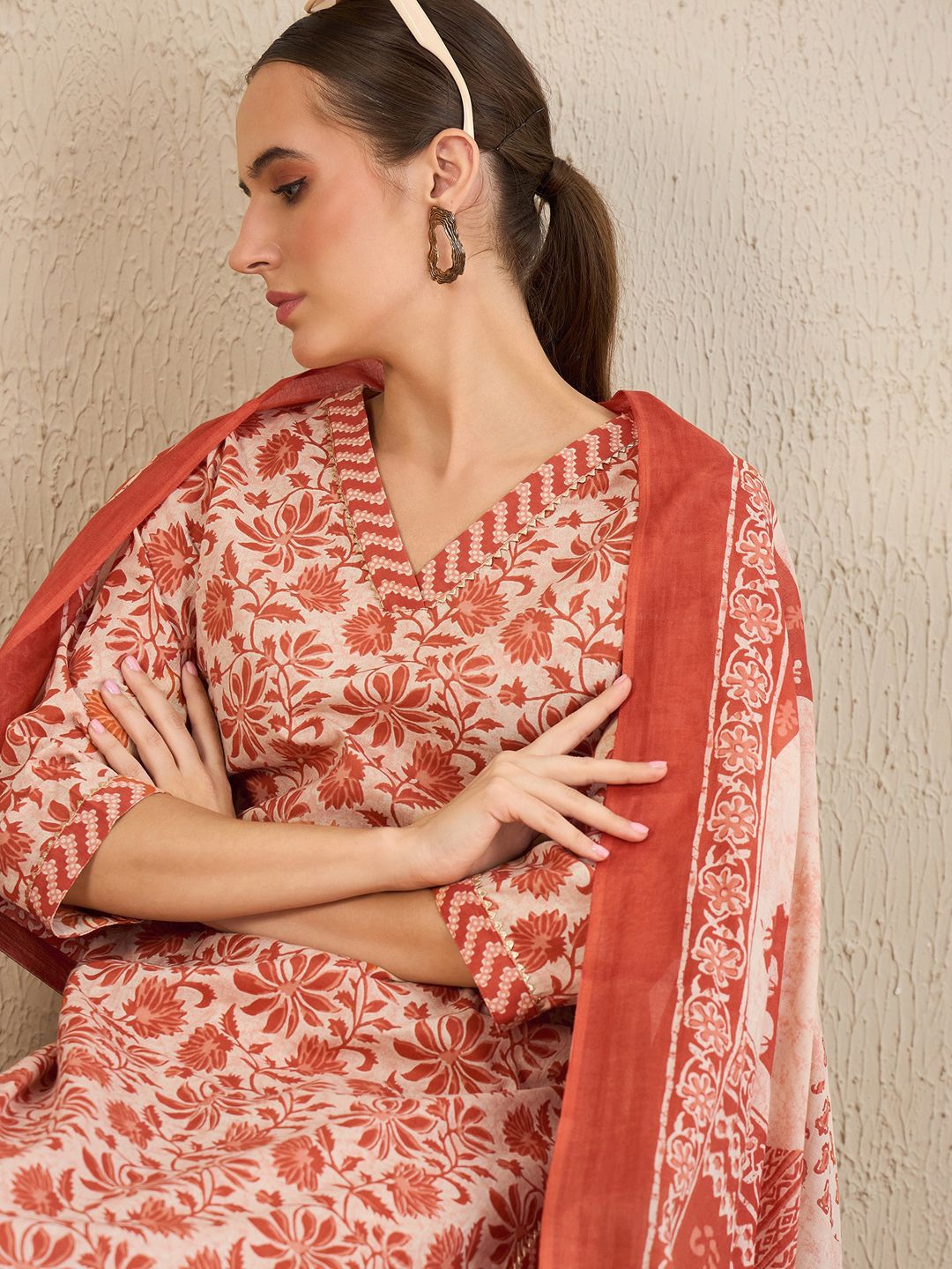 Dhiyona IE Floral Printed Gotta Patti Pure Cotton Straight Kurta With Trousers & Dupatta