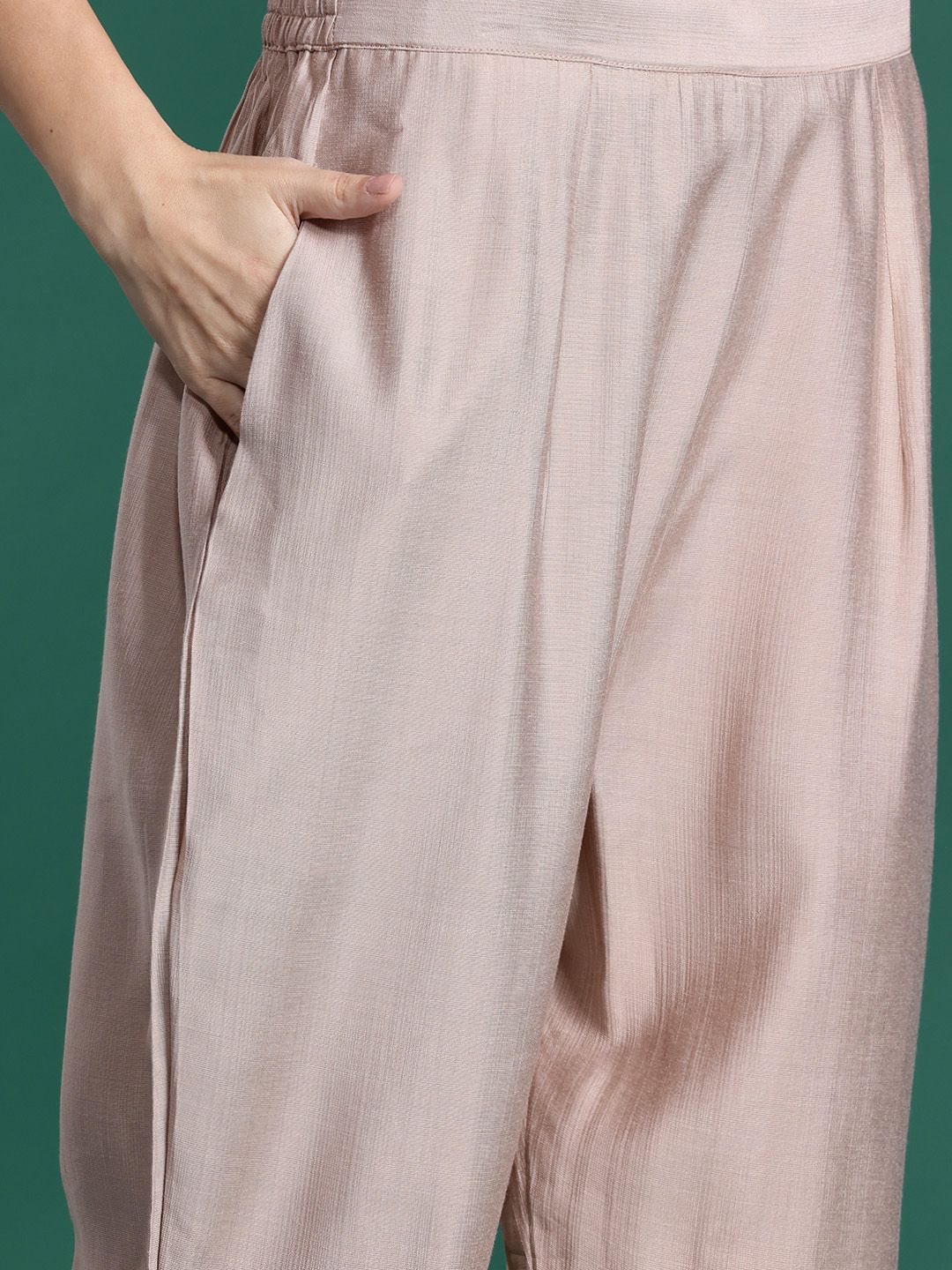 Dhiyona IE Floral Embroidered Thread Work Kurta with Trousers & With Dupatta