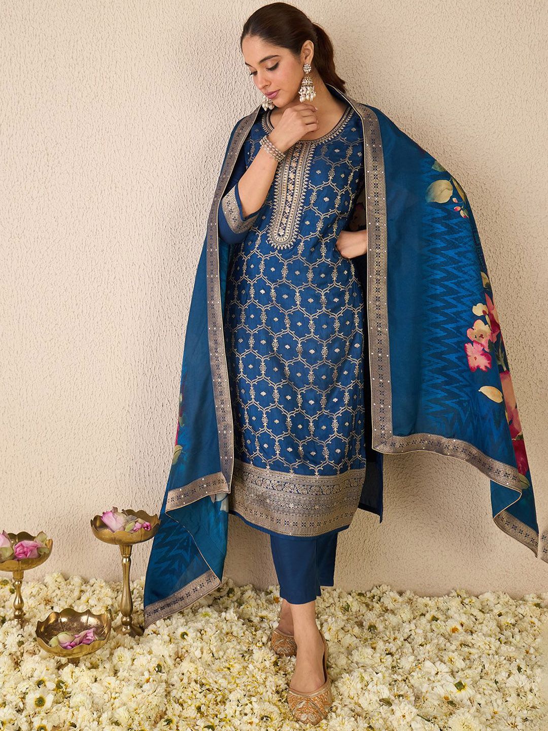 Women Ethnic Motifs Embroidered Regular Kurta with Trousers & With Dupatta