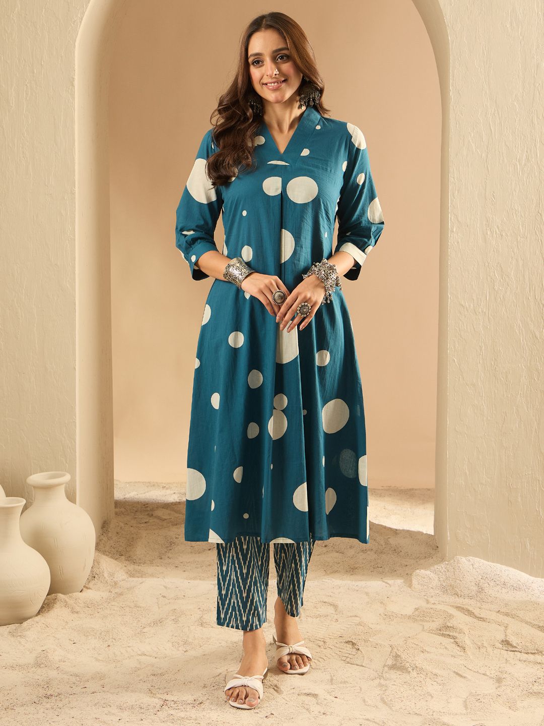 Women Printed Pleated Pure Cotton Kurta with Trousers