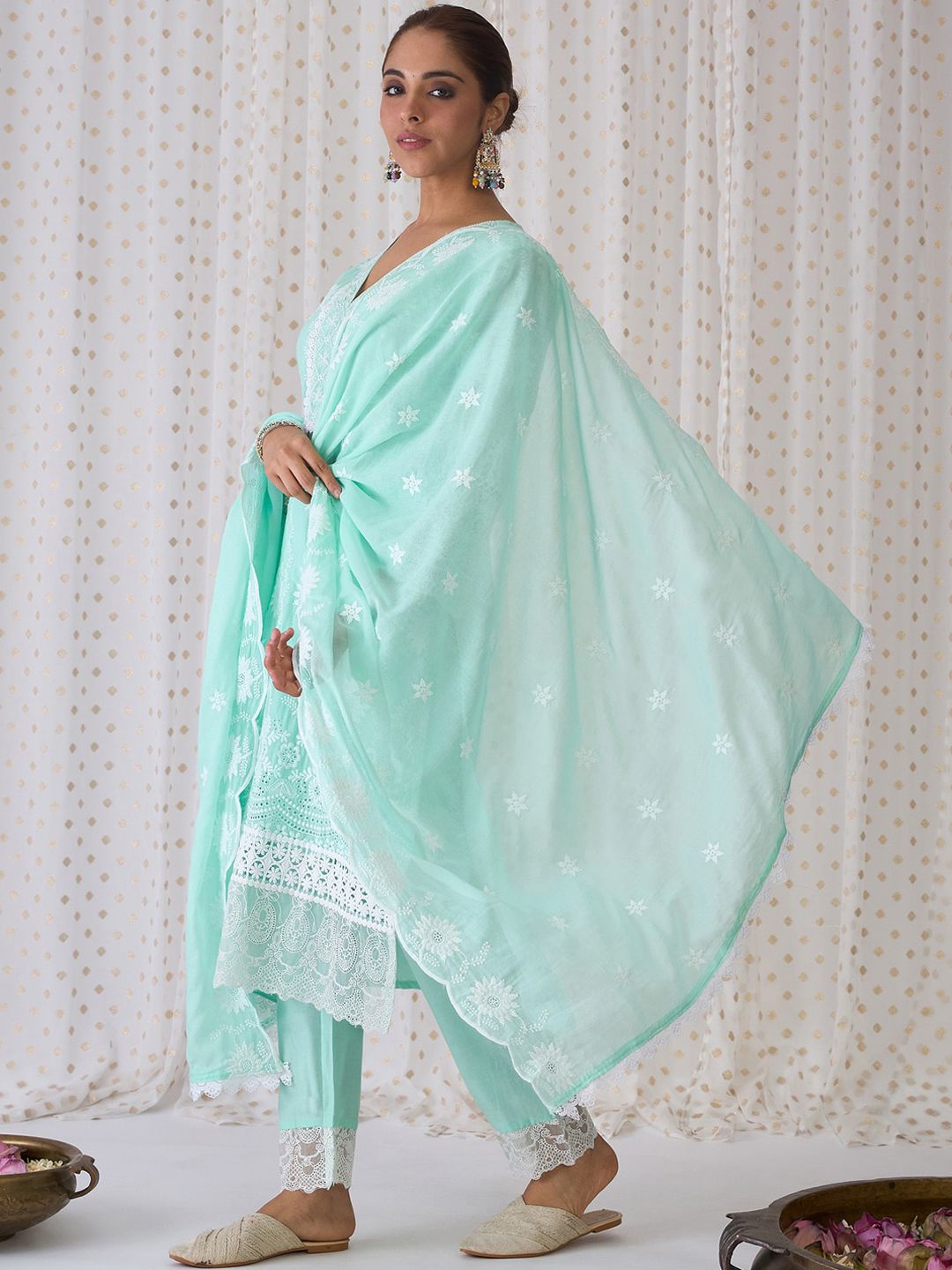 Dhiyona IE Floral Embroidered Regular Thread Work Pure Cotton Straight Kurta Set