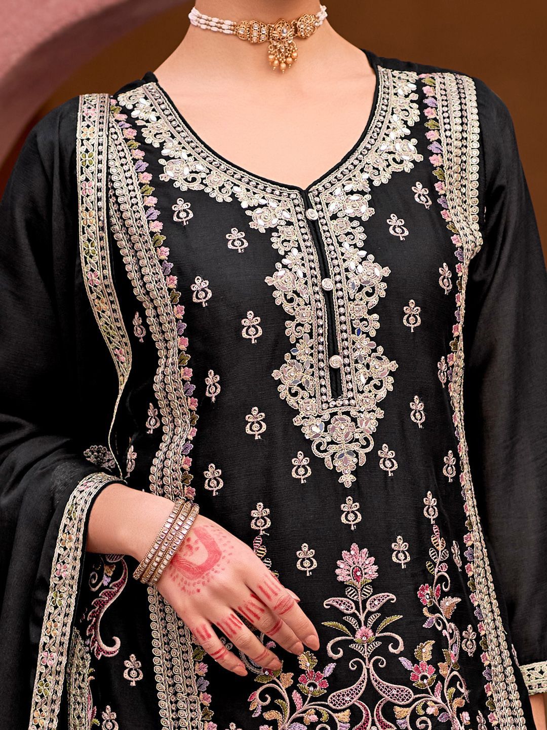 Motifs Embroidered Sweetheart Neck Zari Straight Kurta With Palazzos & Dupatta