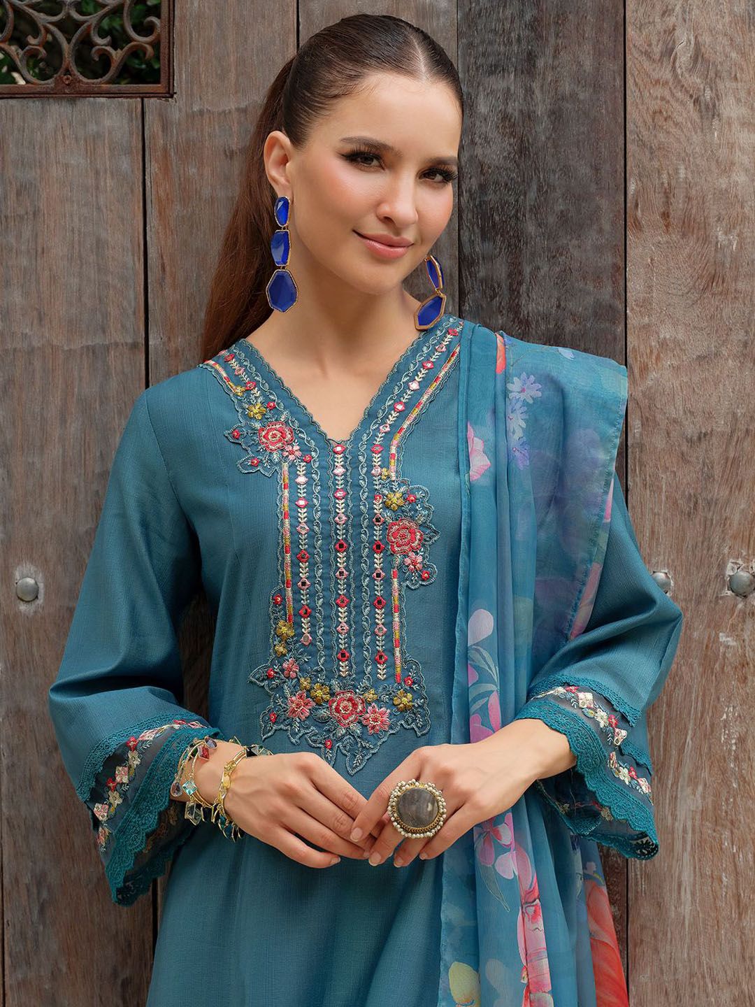 Women Floral Embroidered Regular Mirror Work Kurta with Trousers & Dupatta