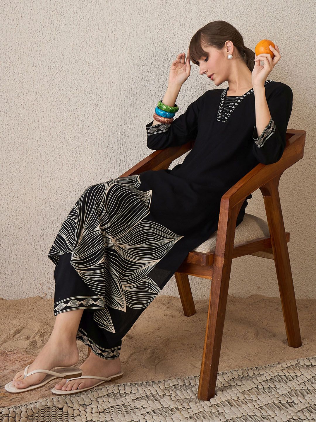 Dhiyona IE Floral Printed V-Neck A-Line Kurta With Trousers