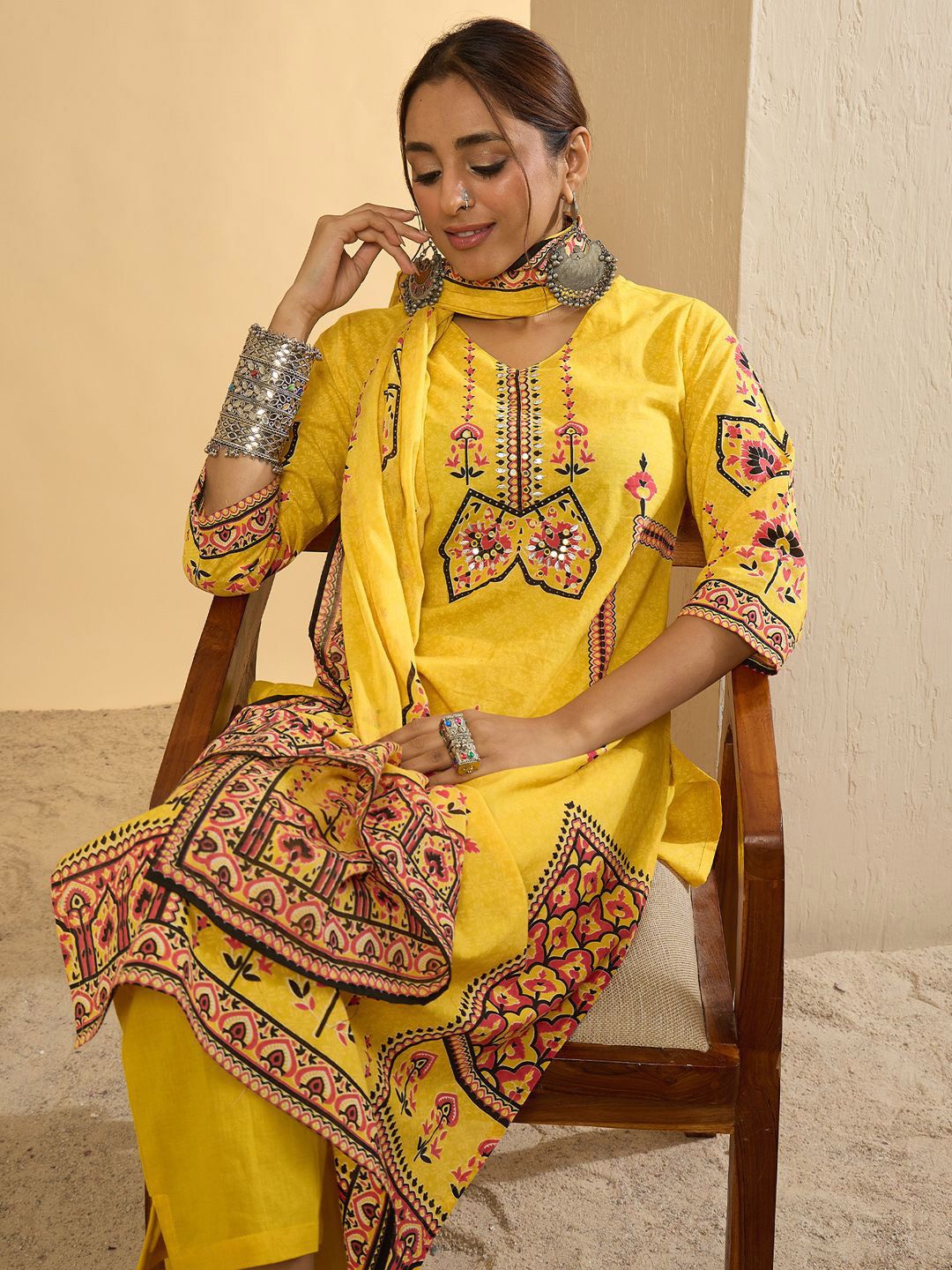 Dhiyona IE Ethnic Motifs Printed V-Neck Pure Cotton Straight Kurta With Trousers & Dupatta
