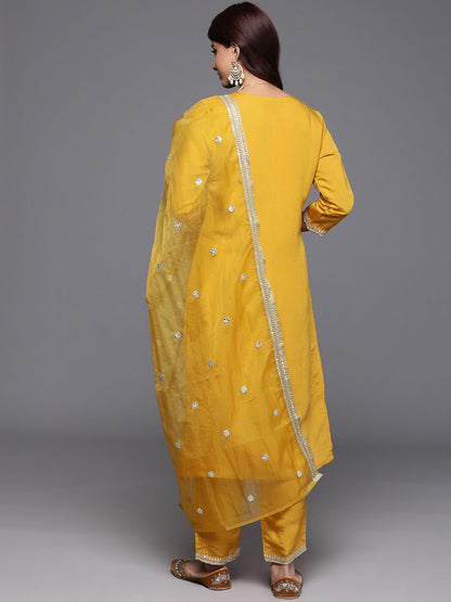 Floral Embroidered Regular Sequinned Kurta with Trousers & Dupatta