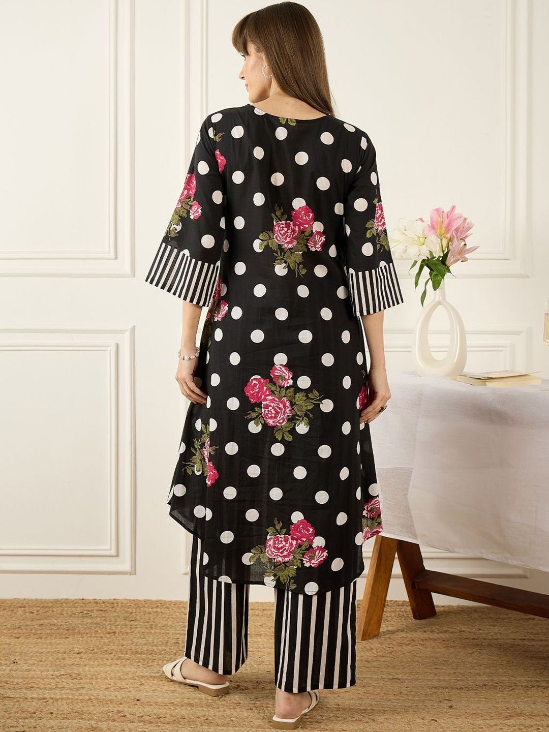 Dhiyona IE Printed V-Neck Three-Quarter Sleeves Pure Cotton Tunic And Trousers