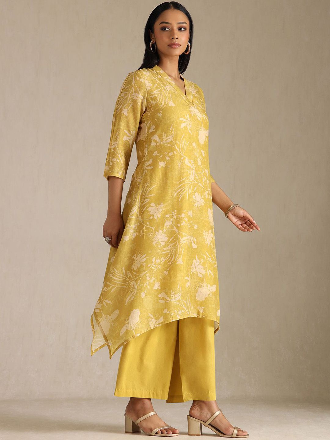 Dhiyona SO Women's Floral Printed Linen A-Line Kurta with Palazzo