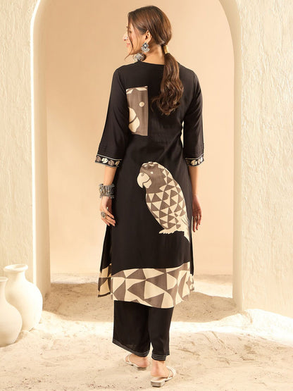 Women Printed Regular Kurta with Trousers