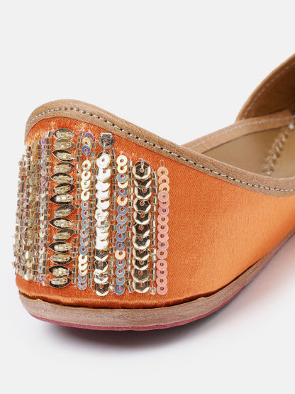 Dhiyona HOP Women Embellished Ethnic Mojaris