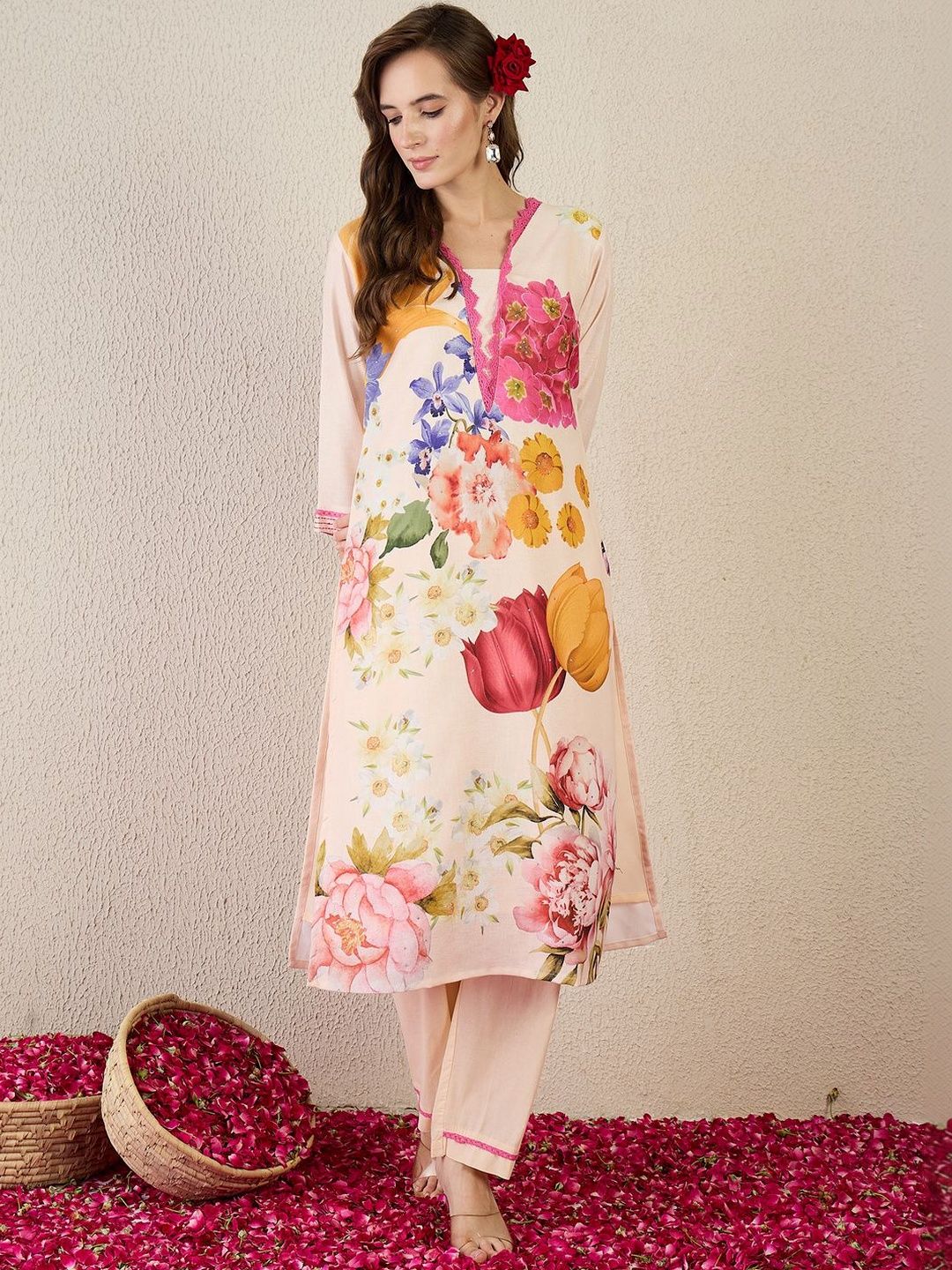 Women Floral Printed Regular Linen Kurta with Trousers & With Dupatta