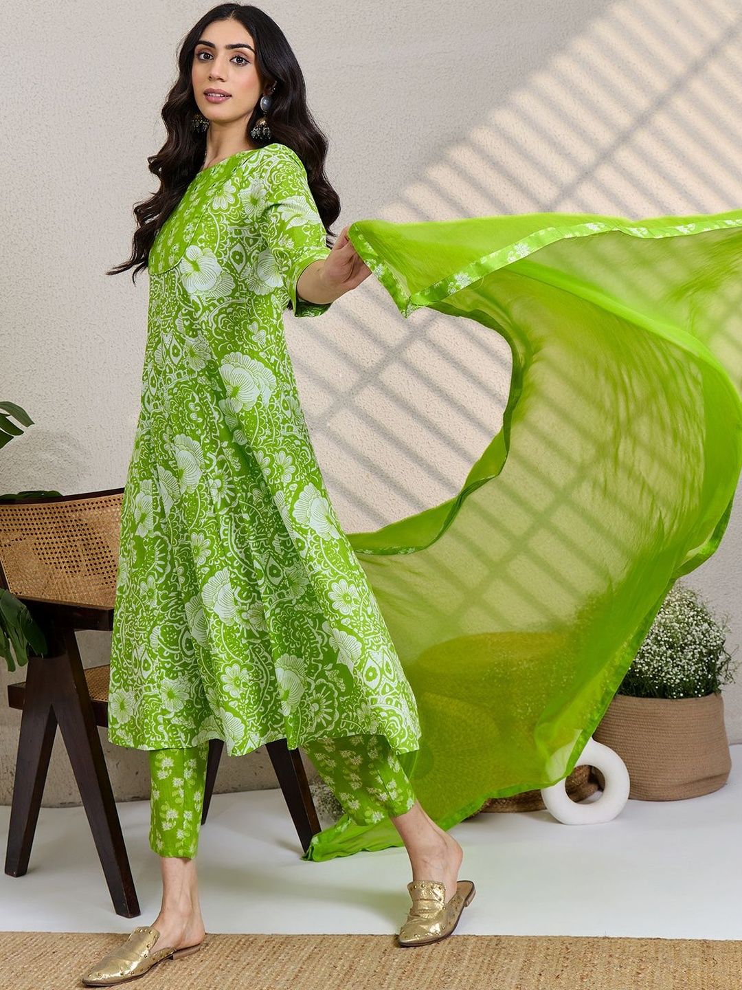 Women Floral Printed Regular Pure Cotton Kurta with Trousers & With Dupatta