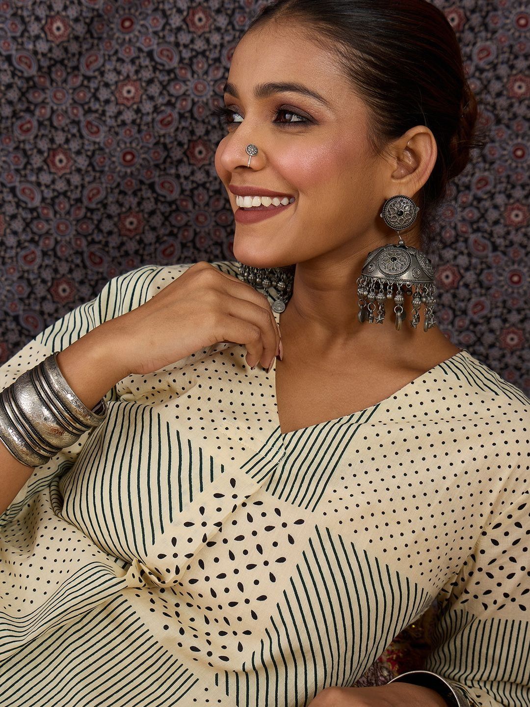 Dhiyona IE Printed V-Neck Three-Quarter Sleeves Pure Cotton Tunic And Trousers