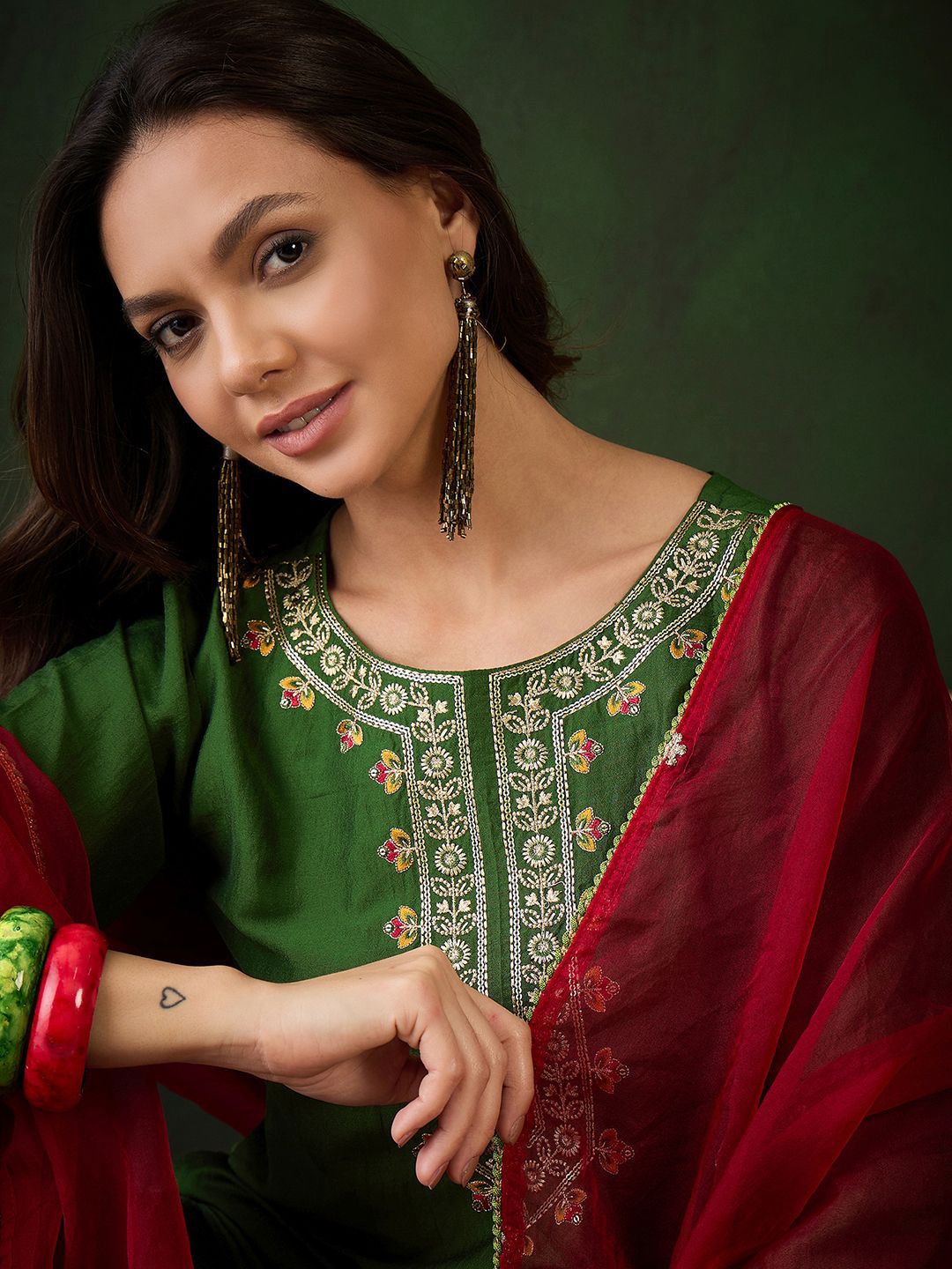 Dhiyona SN Women's Floral Embroidered Zari & Sequinned Work Straight Kurta With Trouser & Duputta