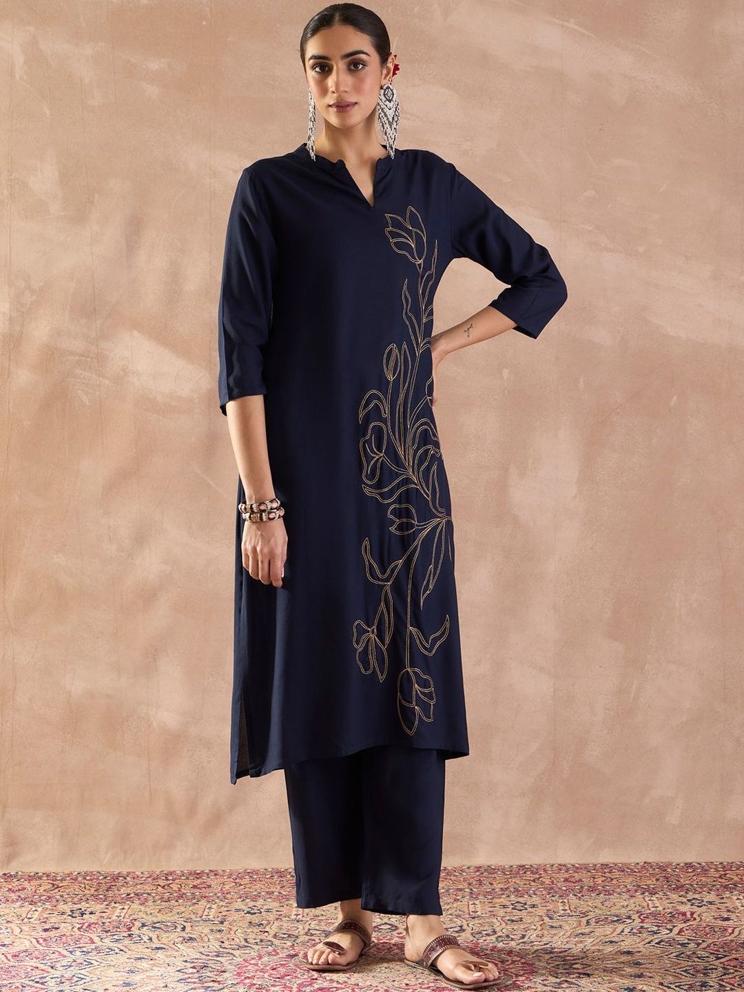 Floral Embroidered Mandarin Collar Thread Work Kurta With Trouser
