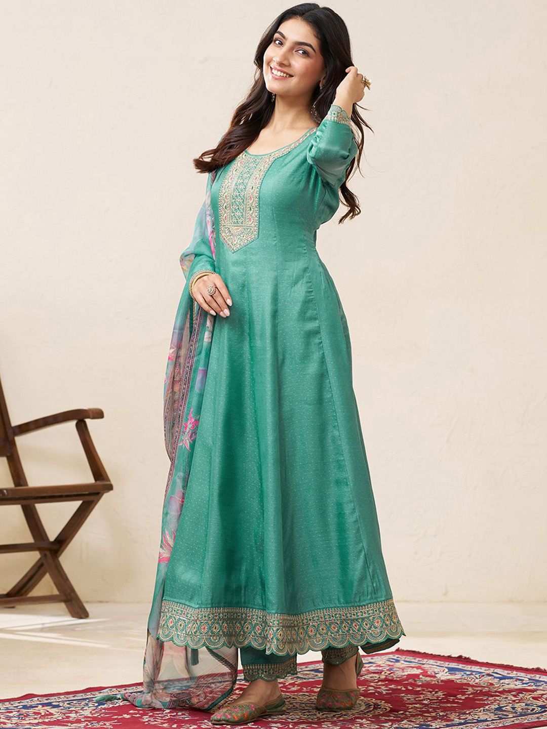 Dhiyona CH Women Floral Embroidered Pleated Zari Work Kurta with Trousers