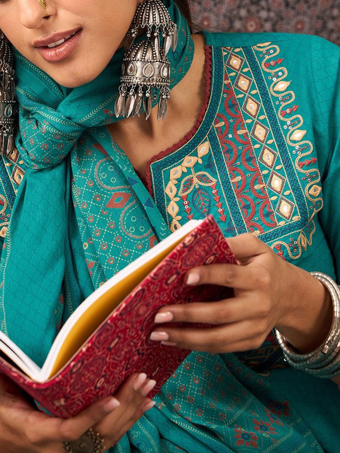 Women Embroidered Straight Kurta Trousers With Dupatta Set