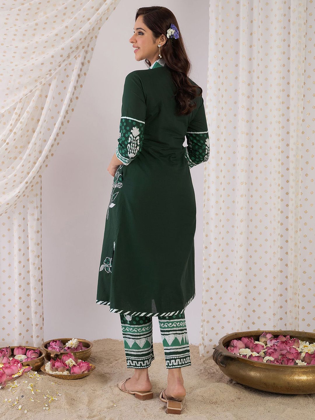 Dhiyona IE Floral Printed Pure Cotton V Neck Straight Tunic And Trousers