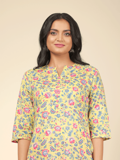 Women's Cotton Yellow Straight Kurta