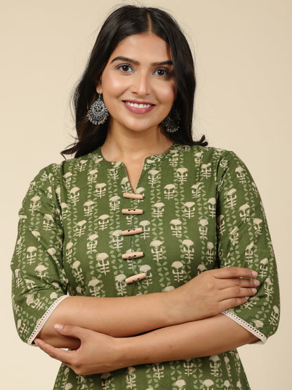 Women's Cotton Green Straight Kurta Set