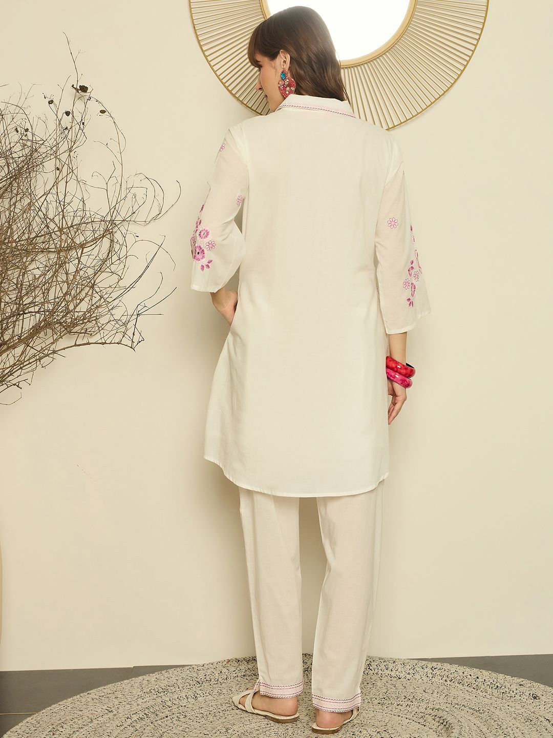 Women Floral Embroidered Pure Cotton Kurta with Trouser