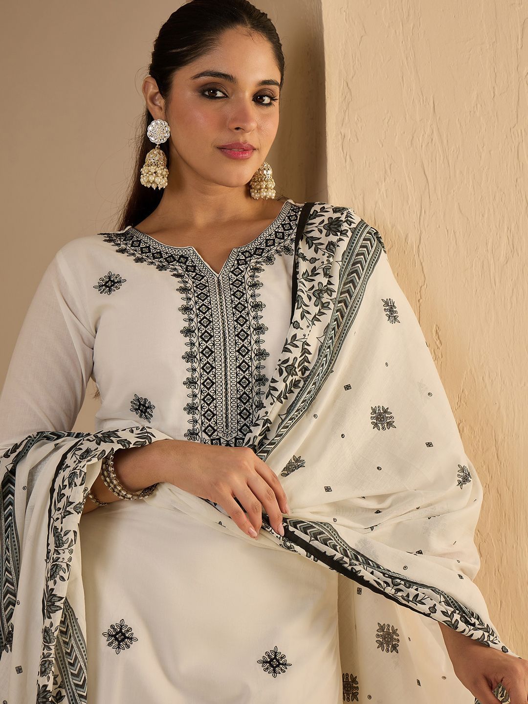 Dhiyona IE Women's Women Ethnic Motifs Pure Cotton Kurta with Trousers & With Dupatta Kurta Sets