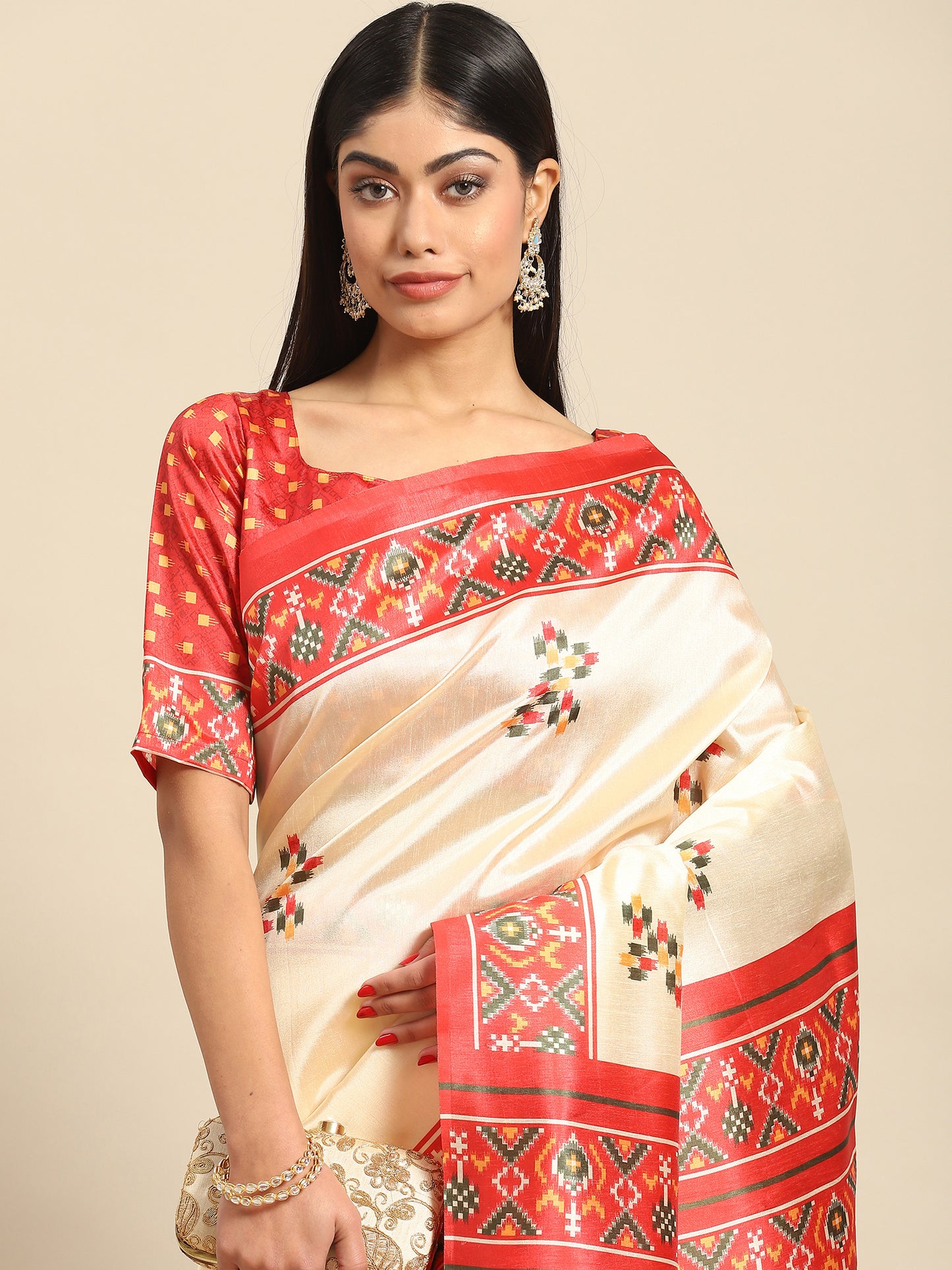 Women's Silk Blend Off White Digital Print Celebrity Saree With Blouse Piece