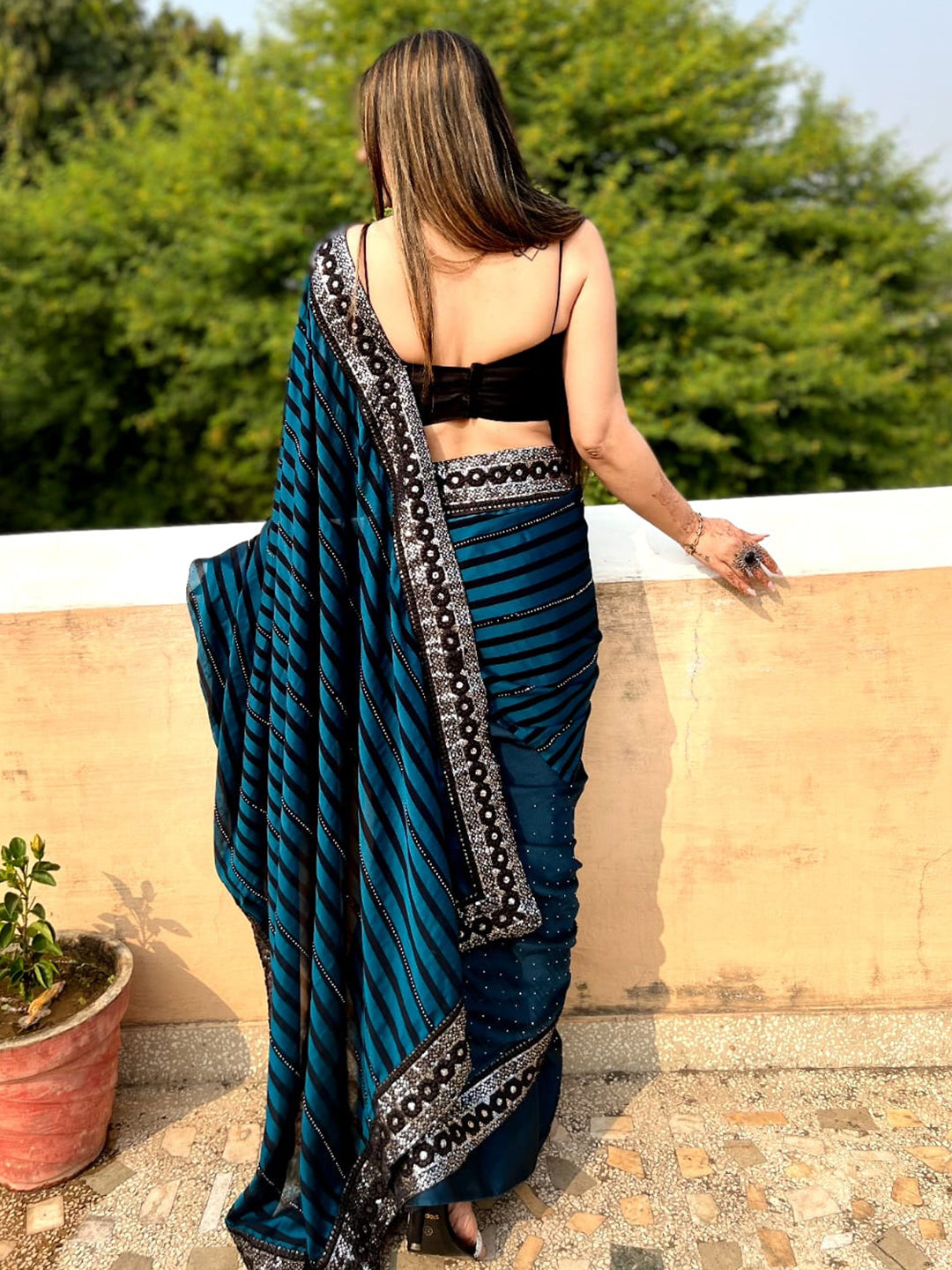 Women's Georgette Teal blue Embellished Designer Saree With Blouse Piece