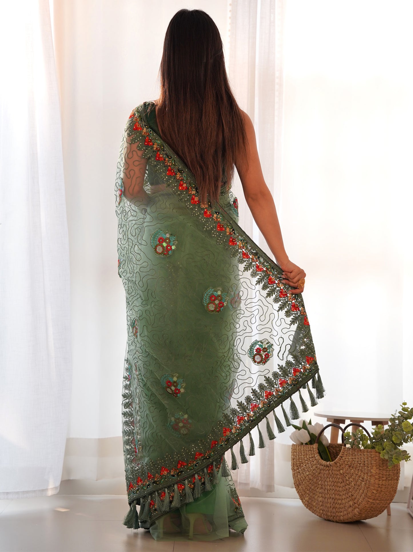 Women's Net Light Green Embellished Designer Saree With Blouse Piece