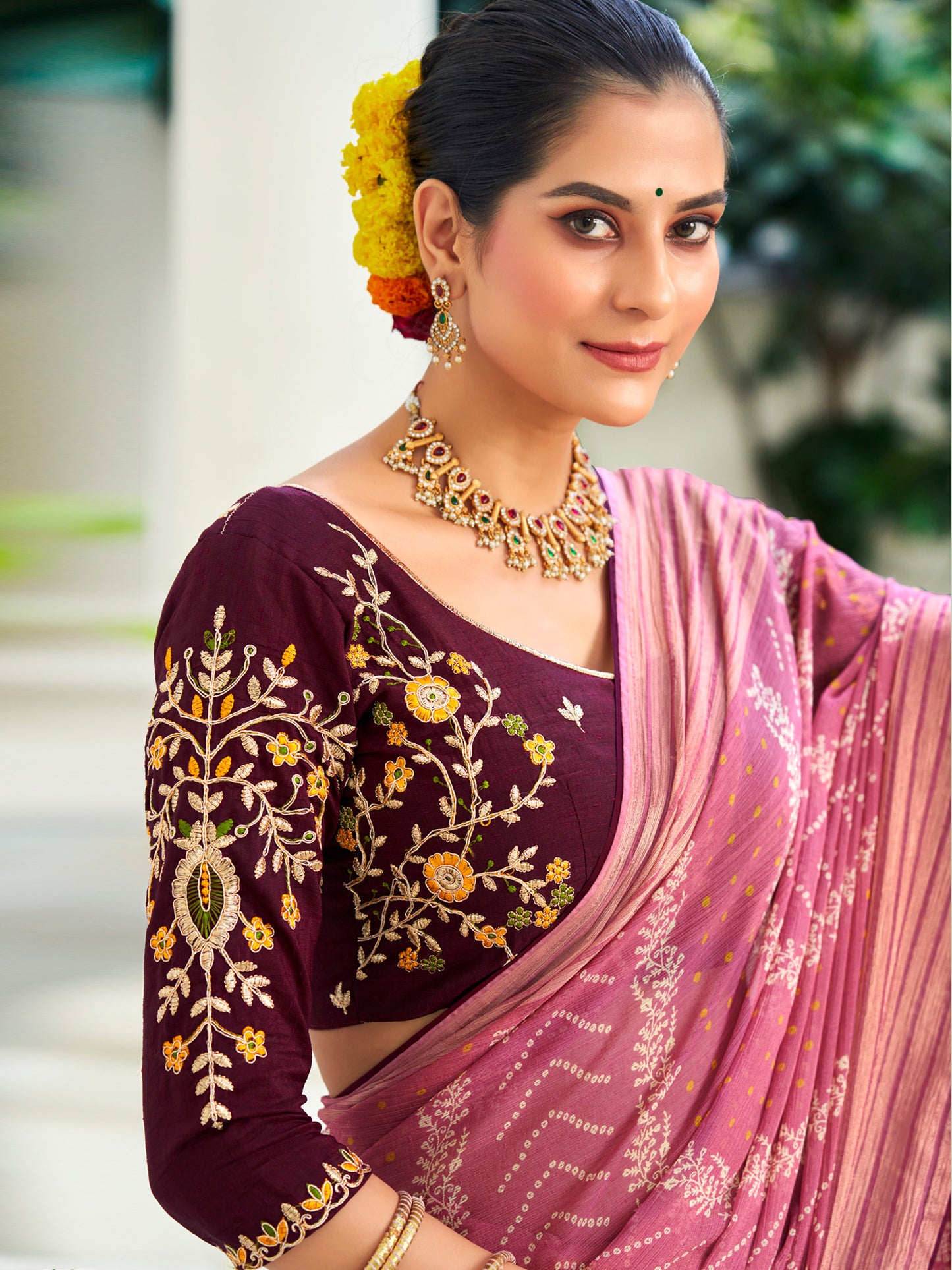 Women's Chiffon Mauve Embellished Designer Saree With Blouse Piece